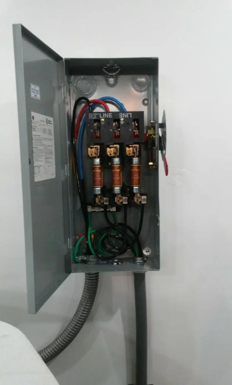 Three-phase disconnect switch installed for Electrical Wiring & Rewiring in Childress